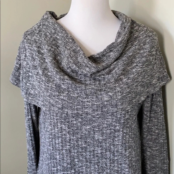 {evy’s tree} The Emily Cowl Neck, size Medium EEUC - Picture 5 of 8